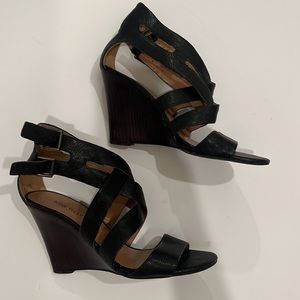 Leather cross strap slim wedge sandal